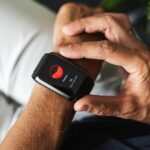 Smartwatch z pomiarem ciśnienia i analizą EKG – Huawei Watch D – casual (1)